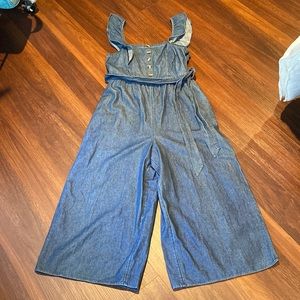 American Eagle Wide leg Jean Cropped Jumpsuit, size L